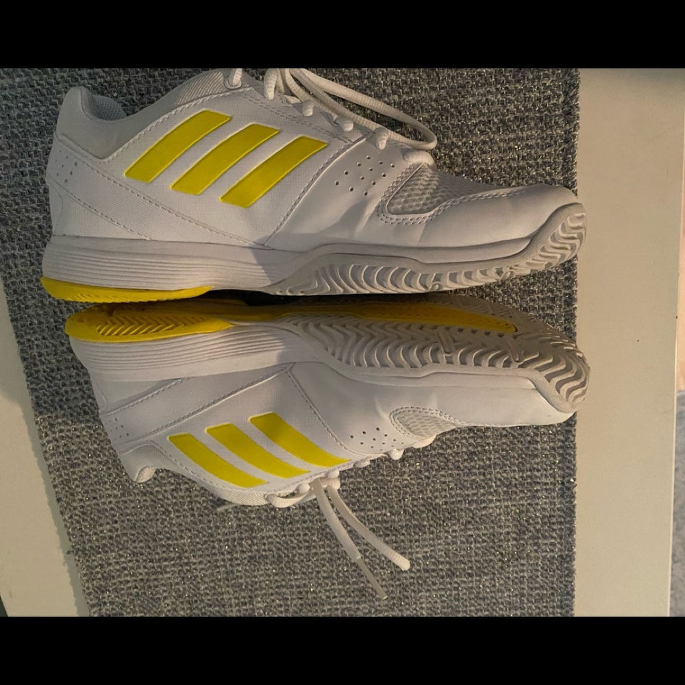 Women’s Adidas tennis shoe size 7.5 - Picture 6 of 11
